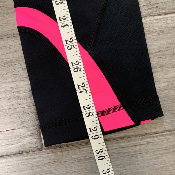Lululemon Inspire Crop II
Black / Wee Are From Space Parfait Pink Sz 6 - Picture 6 of 17